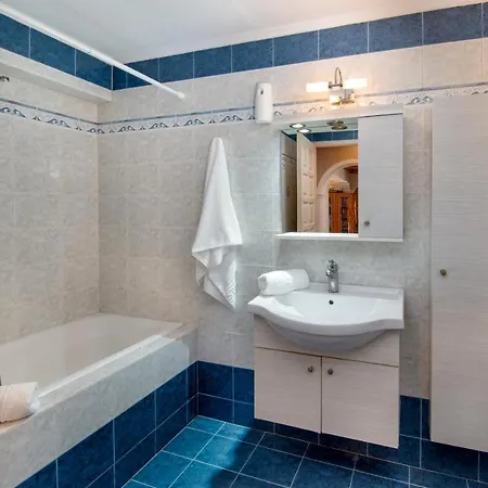 Sterna House Paxos